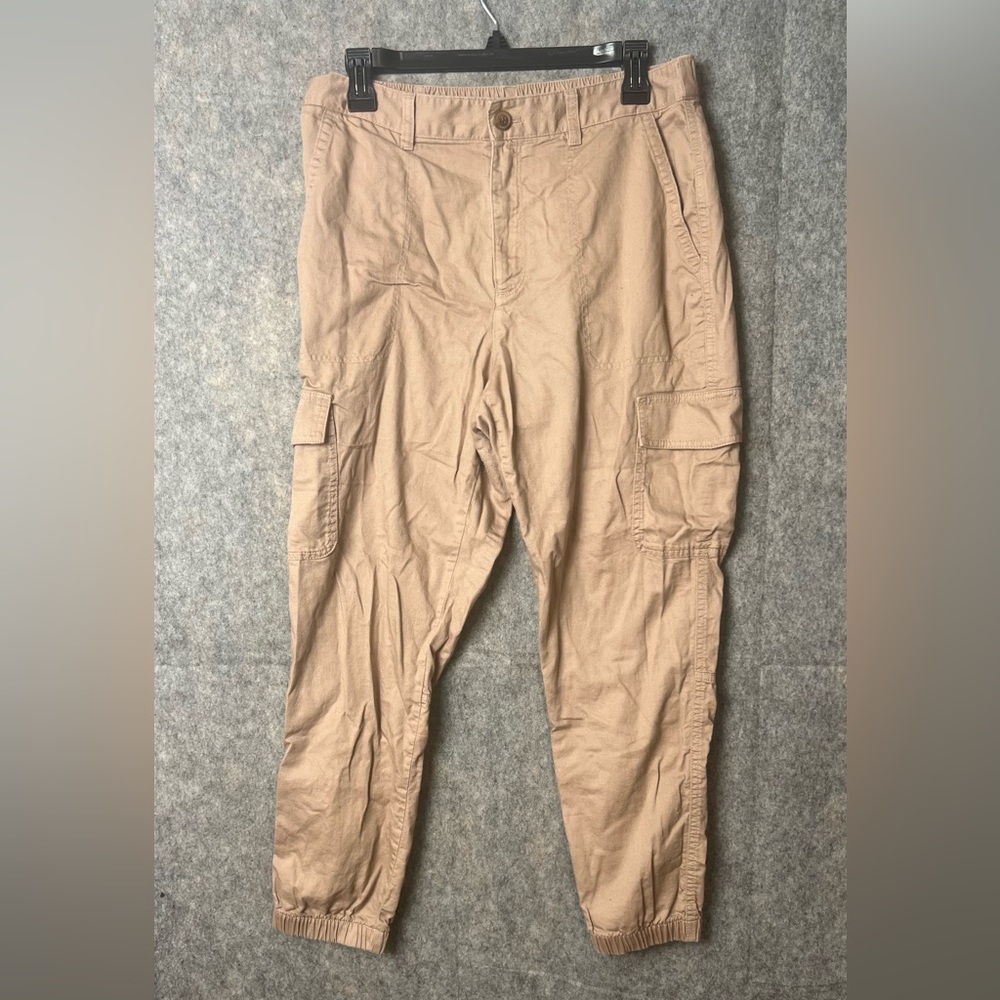 Gap Woman Size 12 tan cargo Girlfriend Joggers‎ 100% Cotton